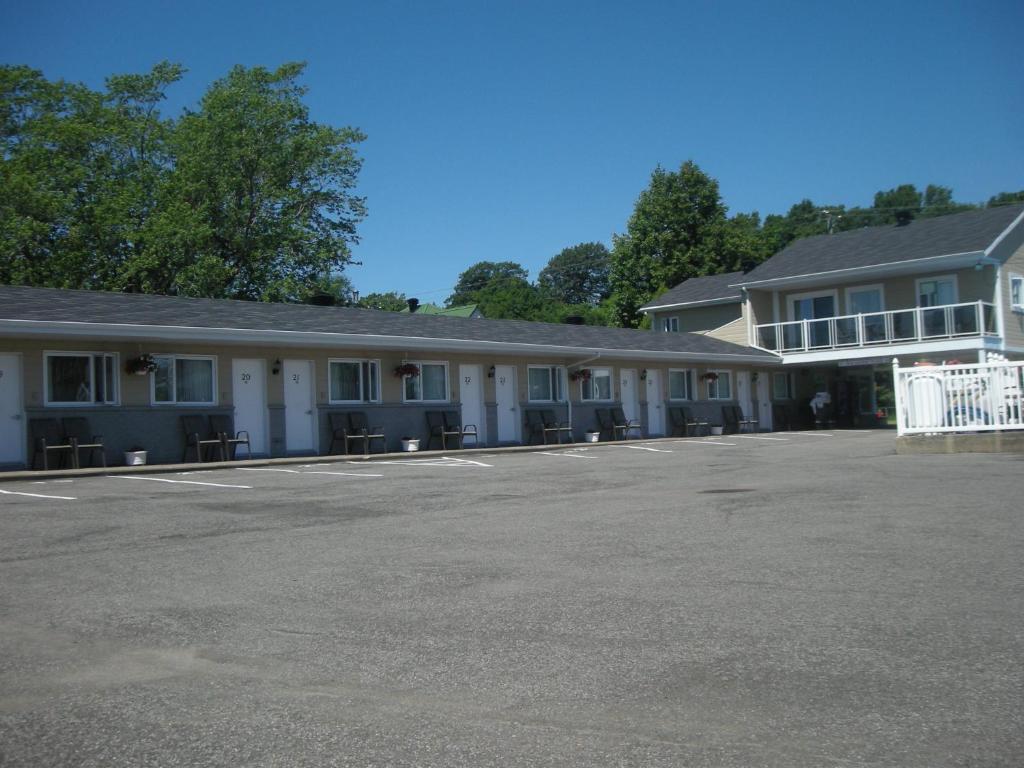 Motel Chevalier Квебек Екстериор снимка