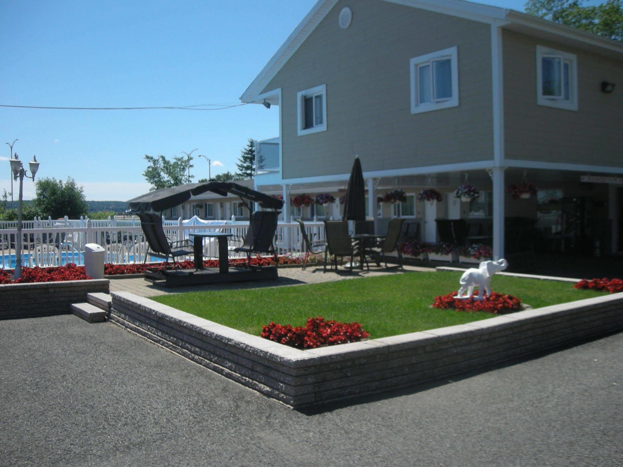 Motel Chevalier Квебек Екстериор снимка